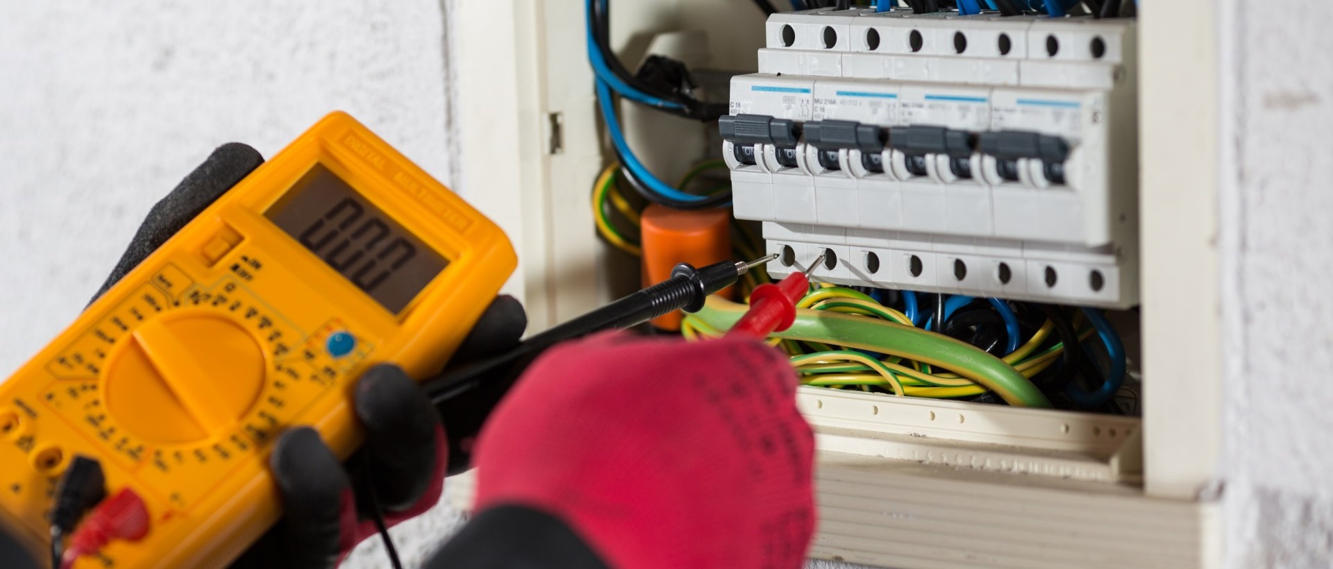 Electricians DA6